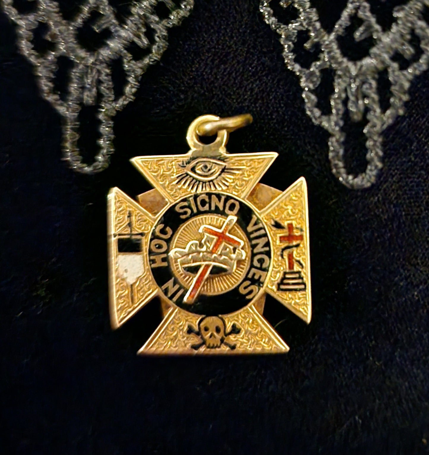 Vintage 14K Enamel 2-Sided Masonic Knights Templar Pendant