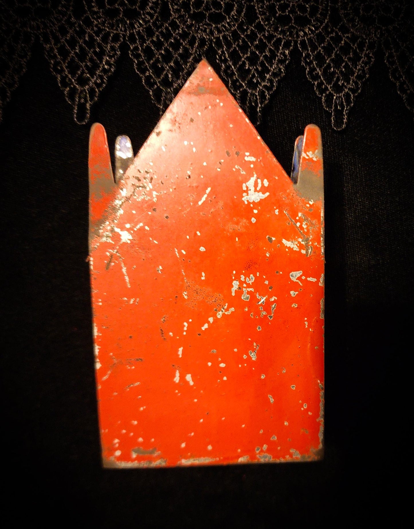 Tin Gothic Bank