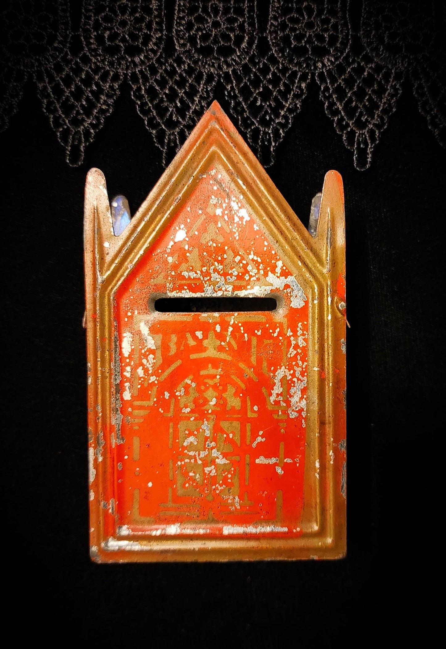 Tin Gothic Bank
