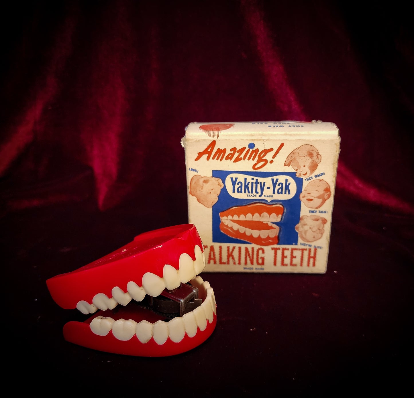 Vintage Yakity-Yak Talking Teeth
