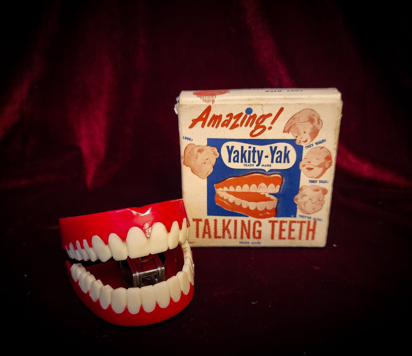 Vintage Yakity-Yak Talking Teeth