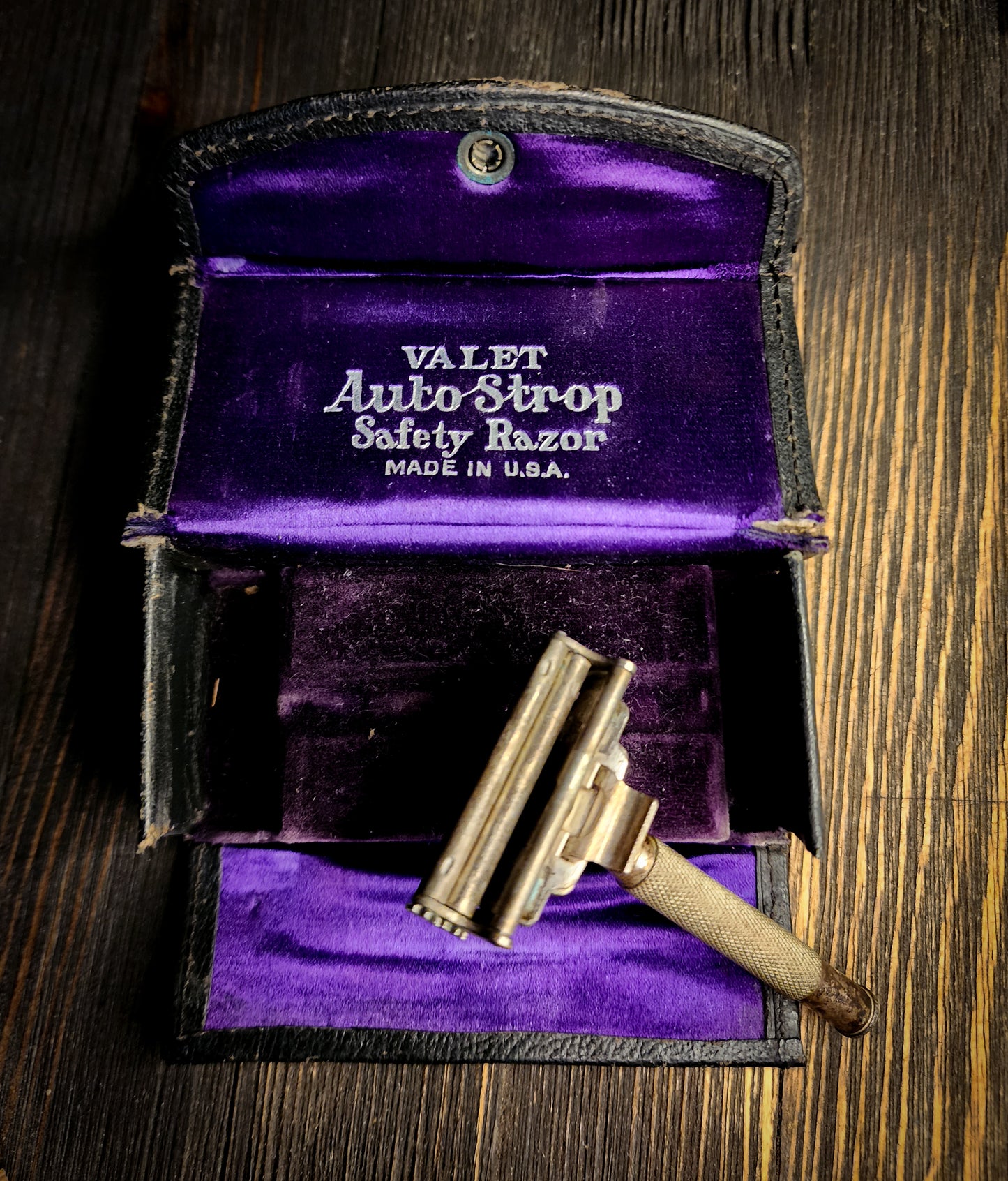 Vintage 1930's Razor With Case