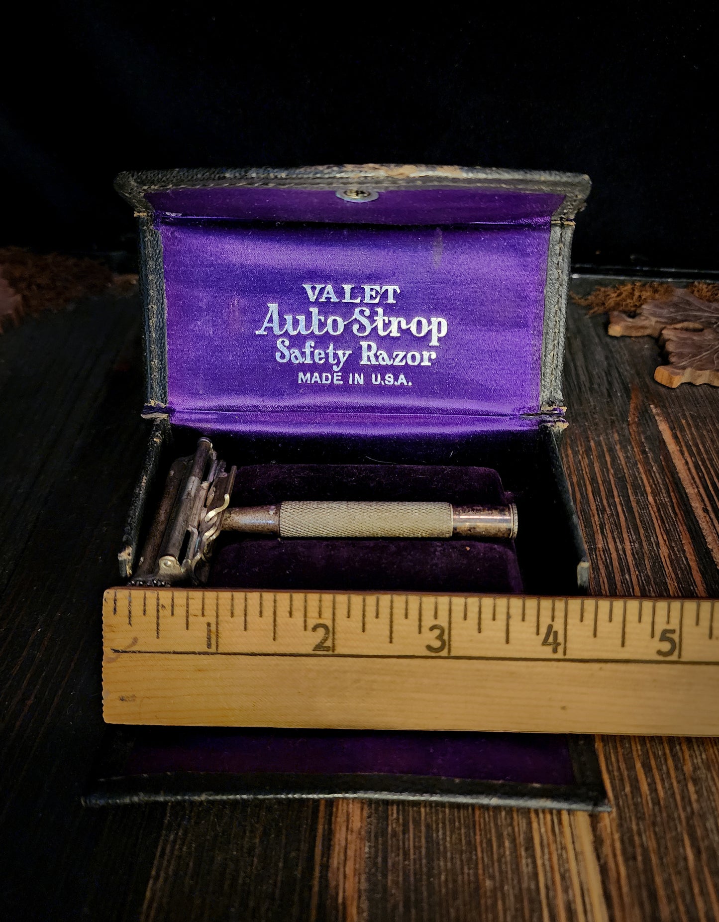 Vintage 1930's Razor With Case