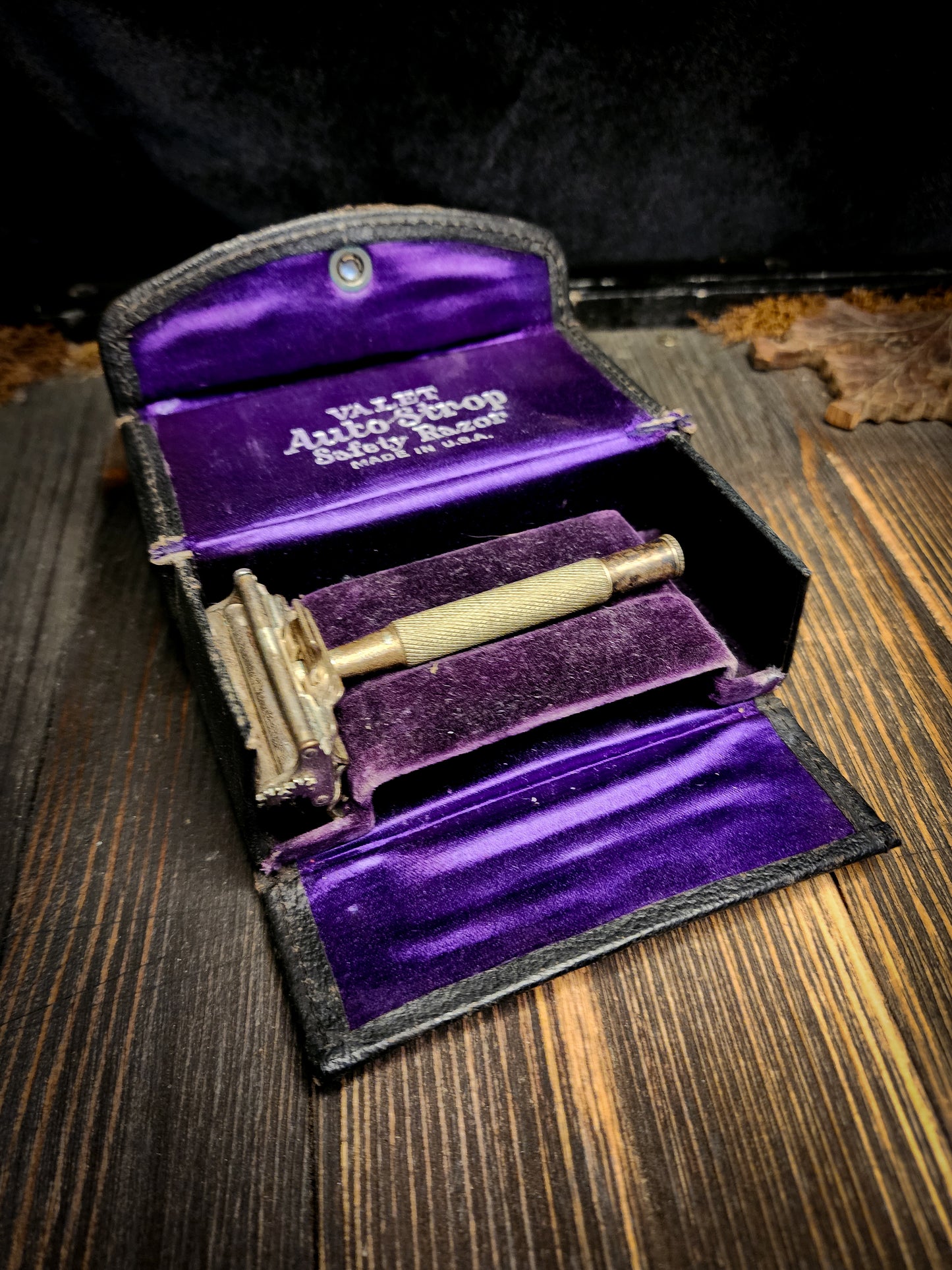 Vintage 1930's Razor With Case