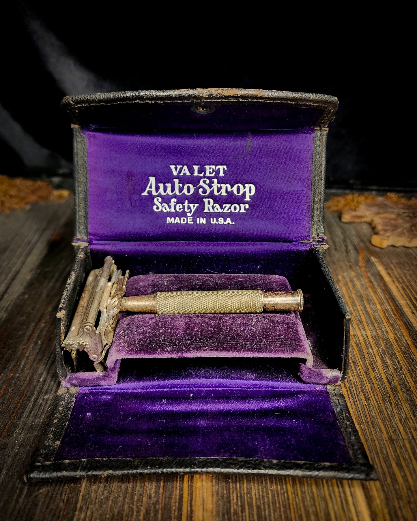 Vintage 1930's Razor With Case