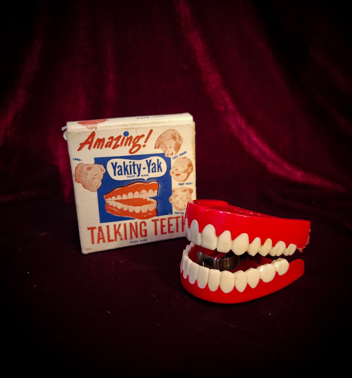 Vintage Yakity-Yak Talking Teeth