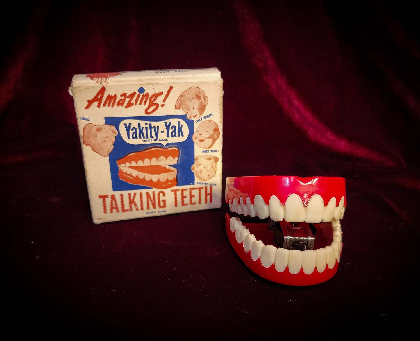 Vintage Yakity-Yak Talking Teeth