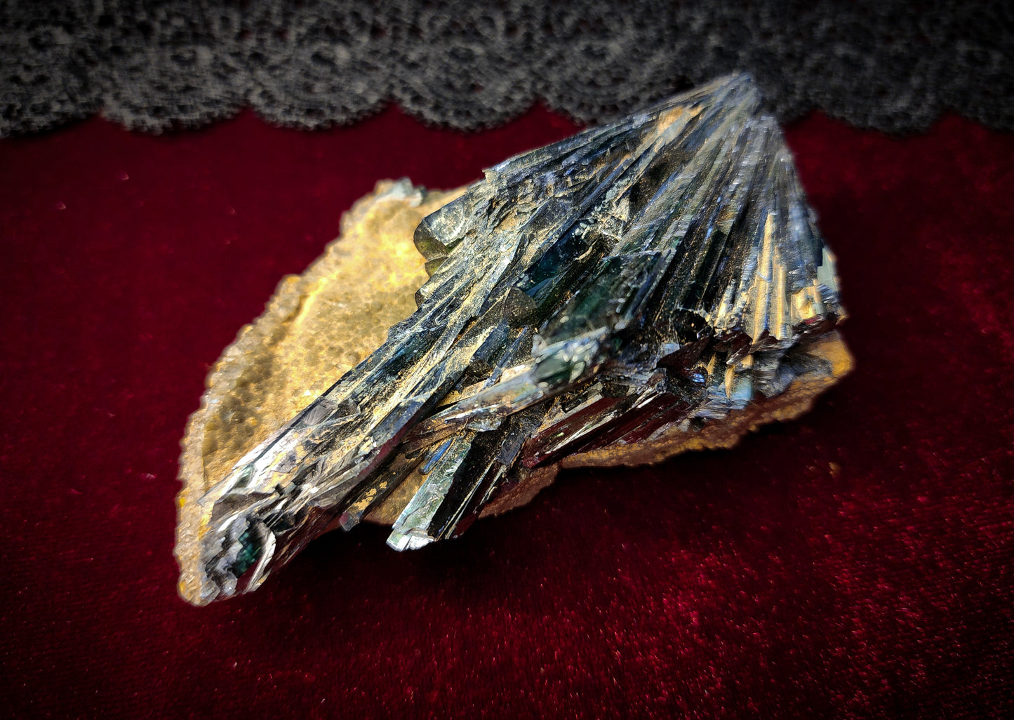 Vivianite, Corpse Crystal Mineral