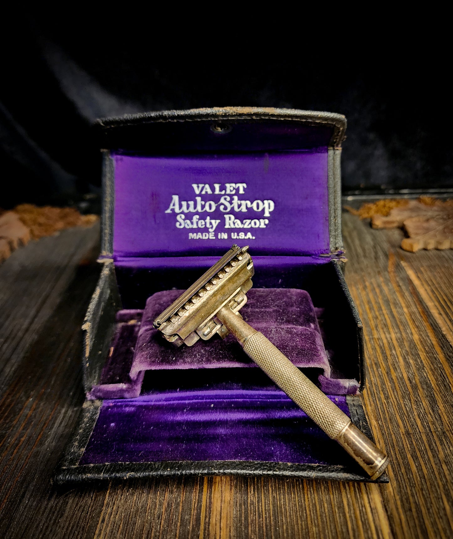 Vintage 1930's Razor With Case
