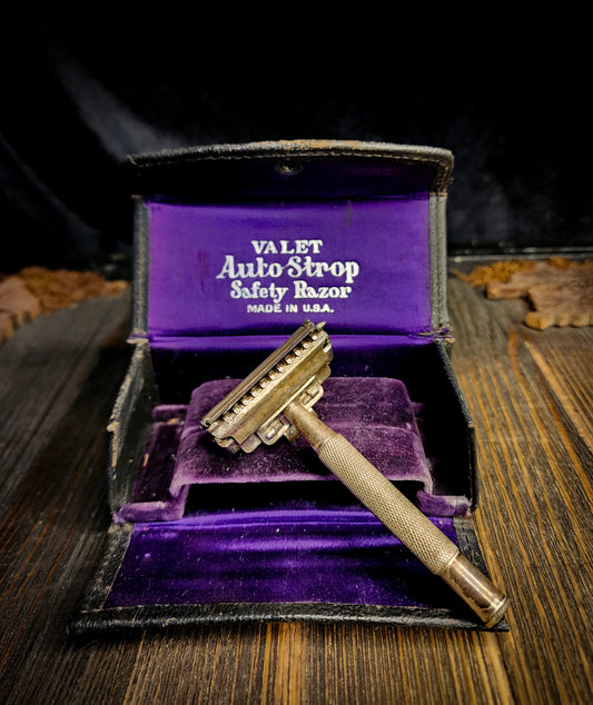 Vintage 1930's Razor With Case